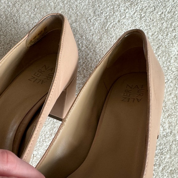 Naturalizer Karina Square Toe Block Heel Size 10 Medium Beige Tan Nude 2.5” heel - Picture 6 of 12